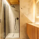 Boutique Alpine Two-bedroom By Supastays *