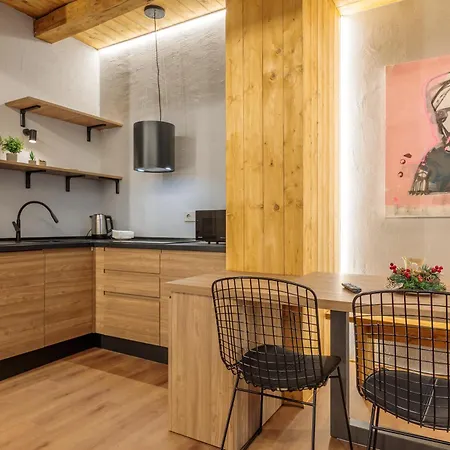 Boutique Alpine Two-bedroom By Supastays דירה
