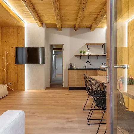 Boutique Alpine Two-bedroom By Supastays