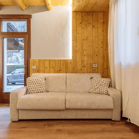 Boutique Alpine Two-bedroom By Supastays * Courmayeur