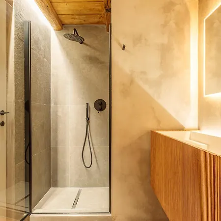 Boutique Alpine Two-bedroom By Supastays *