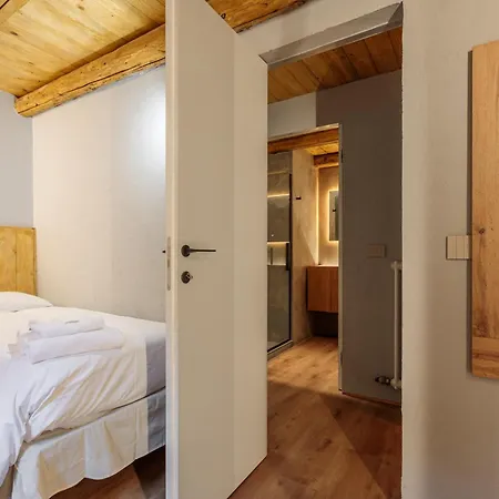 Boutique Alpine Two-bedroom By Supastays 쿠르마예