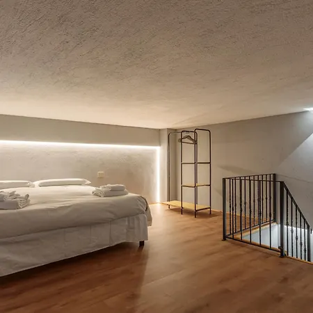 Boutique Alpine Two-bedroom By Supastays 아파트 *