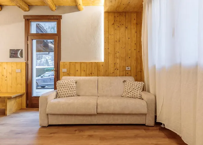 Boutique Alpine Two-bedroom By Supastays * Courmayeur