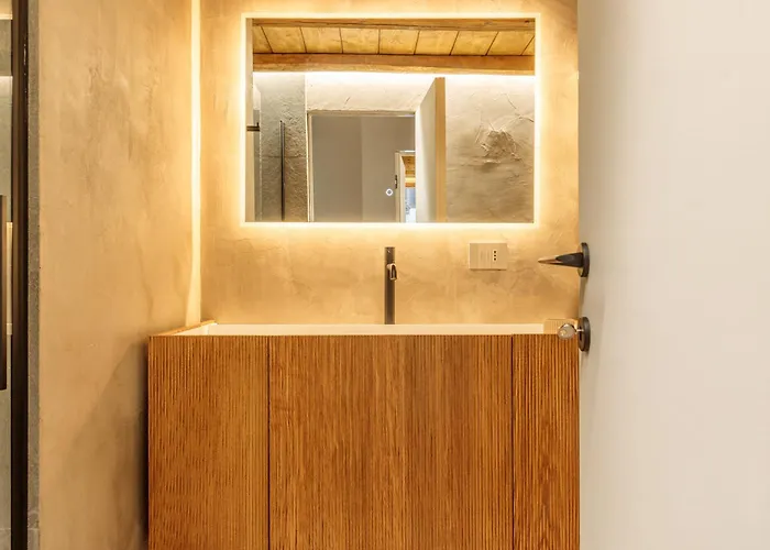 Boutique Alpine Two-bedroom By Supastays 쿠르마예